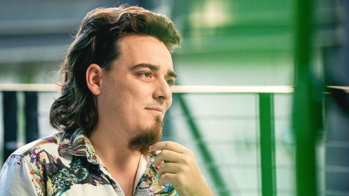 The trials of a billionaire Bond villain: Oculus founder Palmer Luckey sues after getting stuck in a car elevator in the mansion he bought just to store cars