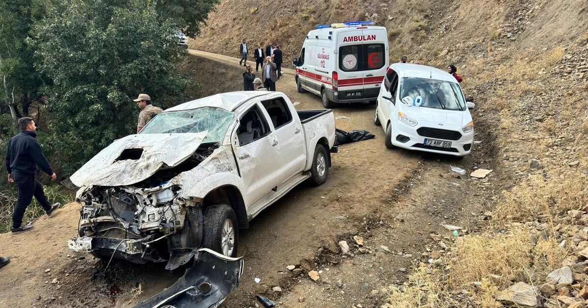 Pençe Kilit şehidinin yakınları cenaze yolunda kaza geçirdi: 2 ölü, 4 yaralı