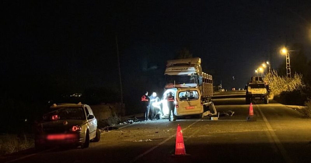 Diyarbakır'daki zincirleme kazada can pazarı! 3 ölü, 3 yaralı