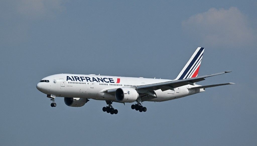 "Hiçbir yere" uçuş: Air France yolcuları sekiz saat boyunca havada mahsur kaldı